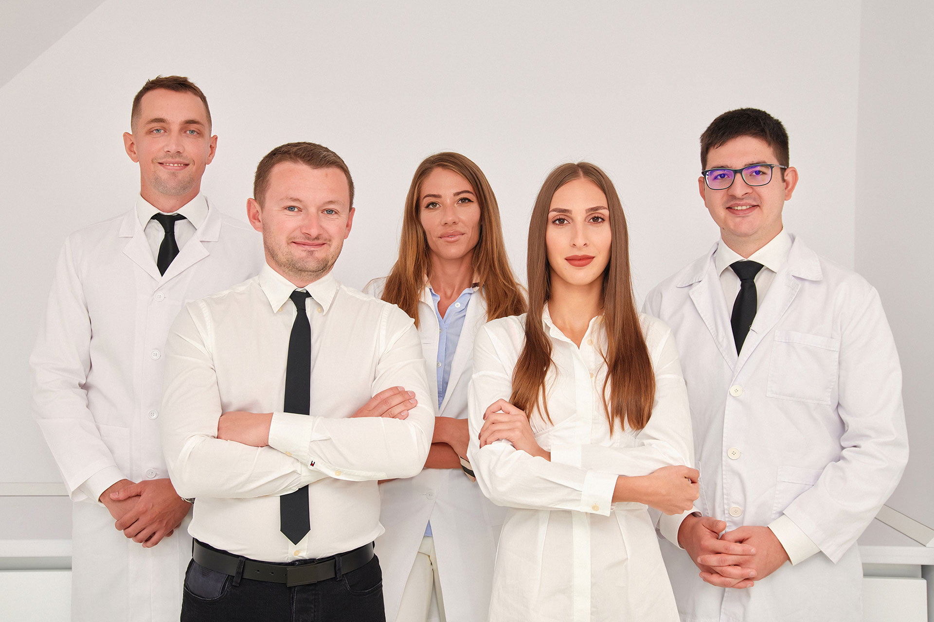 Specializări în medicina dentară și ce înseamnă o echipă multidisciplinară?